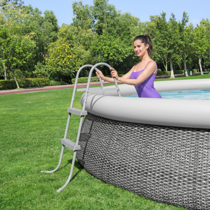 Echelle 2x2 marches pour piscine hauteur 84 cm