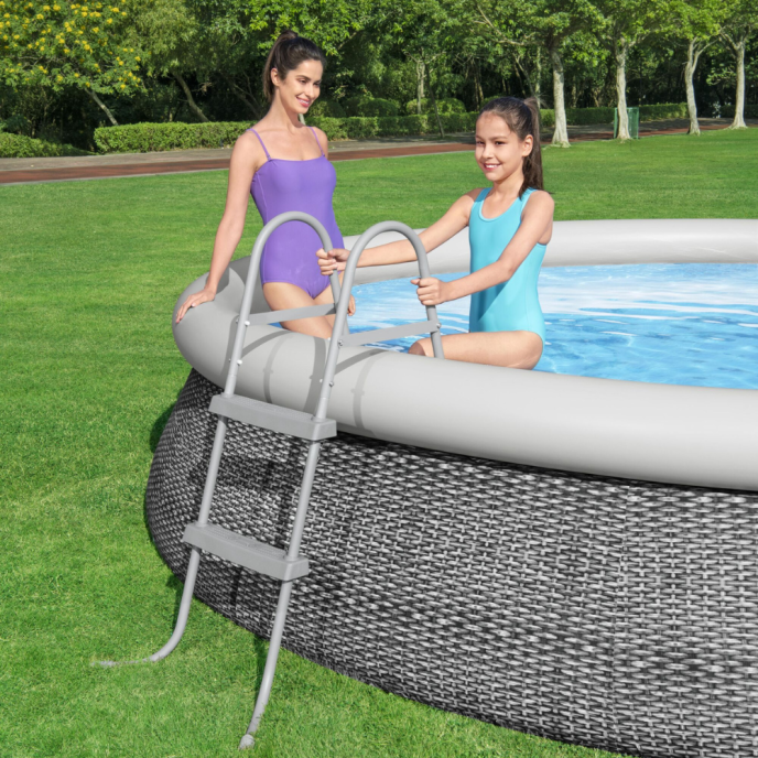 Echelle 2x2 marches pour piscine hauteur 84 cm