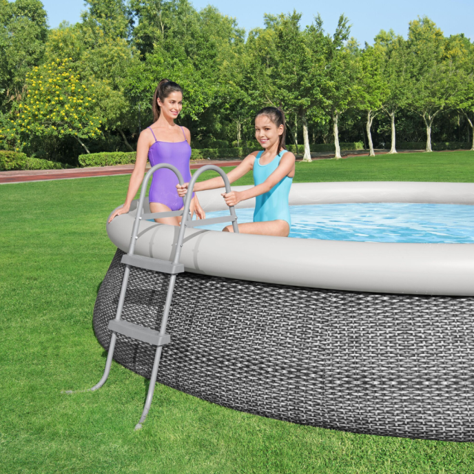 Echelle 2x2 marches pour piscine hauteur 84 cm