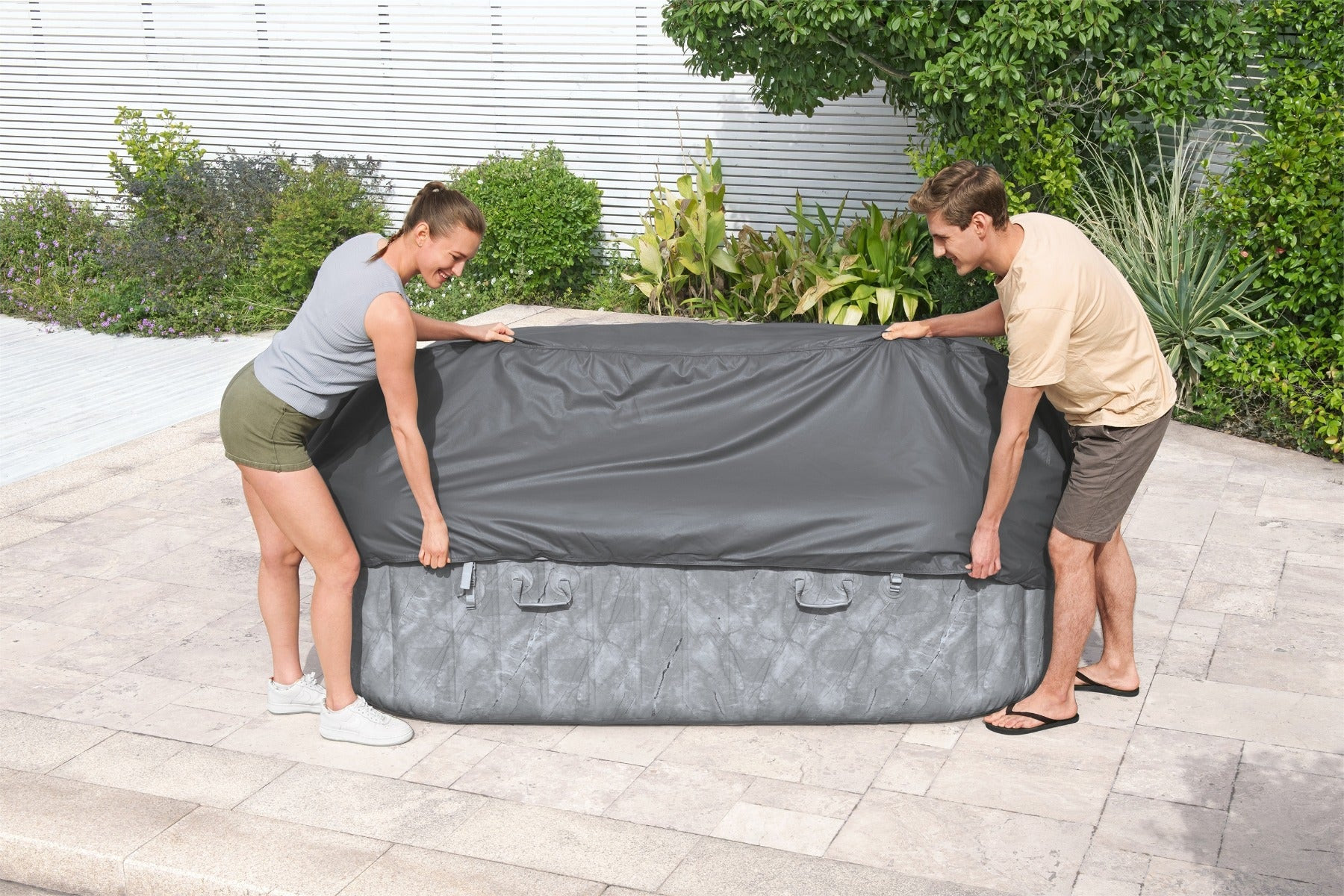Couverture thermique pour spa carré Bestway 2,30m x 2,30m x 71cm