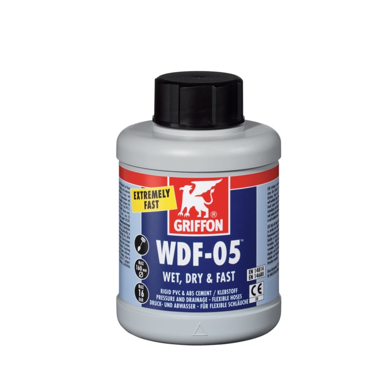 Vue de côté de la bouteille de colle PVC Griffon WDF-05 mettant en avant la brosse spéciale et le gr
