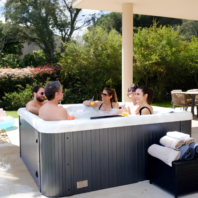 Spa rigide Bestway acrylique carré (3 à 5 places) - Wifi