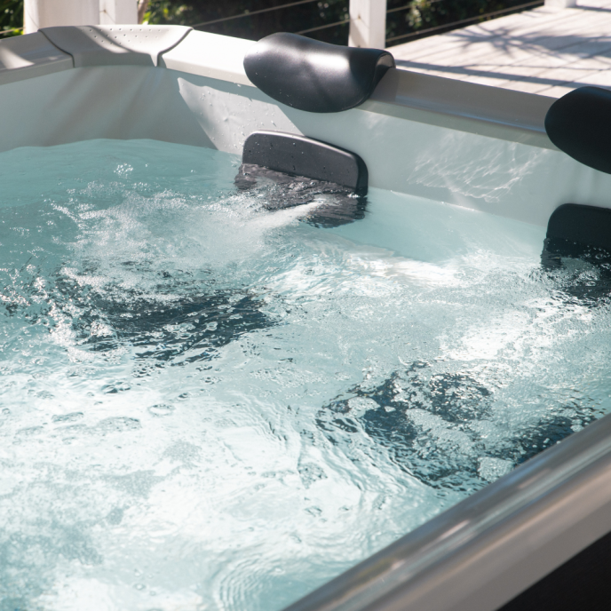 Spa rigide MSpa Oslo Aero Plus (4 à 6 places) - Connecté