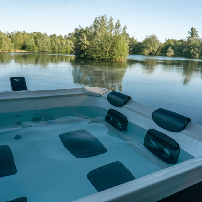 Spa rigide MSpa Oslo carré (4 à 6 places) - Connecté