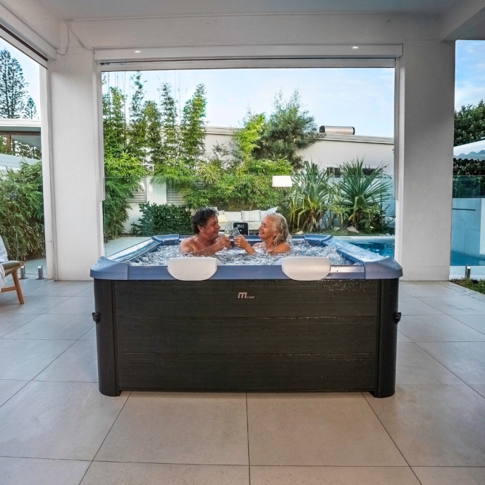 Spa rigide MSpa Sapphire carré (4 à 6 places) - Connecté