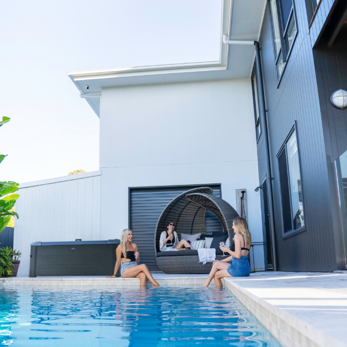 Spa rigide MSpa Sapphire carré (4 à 6 places) - Connecté