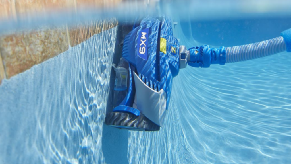 Comparatif Robot Piscine : Électrique ou Hydraulique ? Robot de piscine : électrique ou hydraulique ?