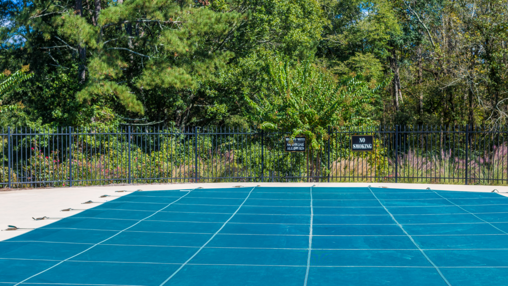 Pourquoi acheter une Bâche d'Hivernage pour Piscine ? filet de protection piscine