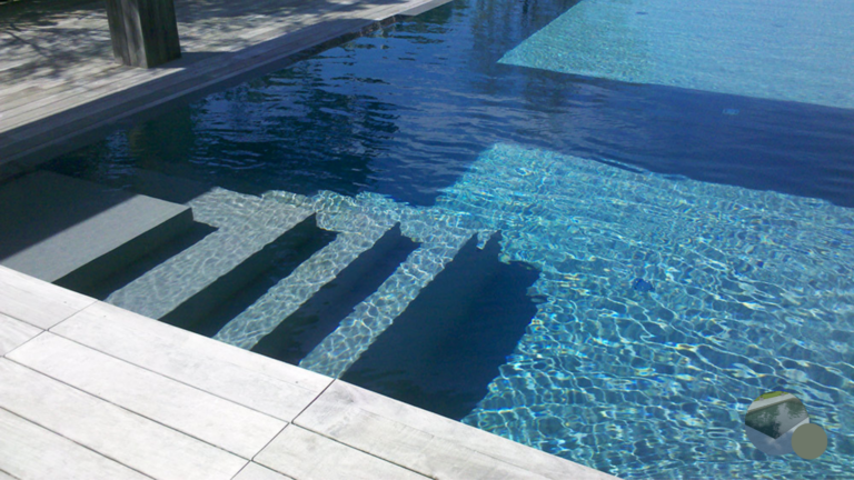 liner piscine olive ou ciment