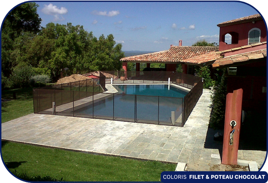 cloture piscine filet et poteau chocolat