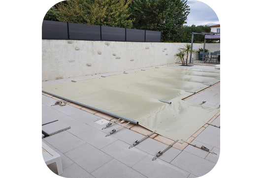 Une toile PVC 580 g/m² renforcée