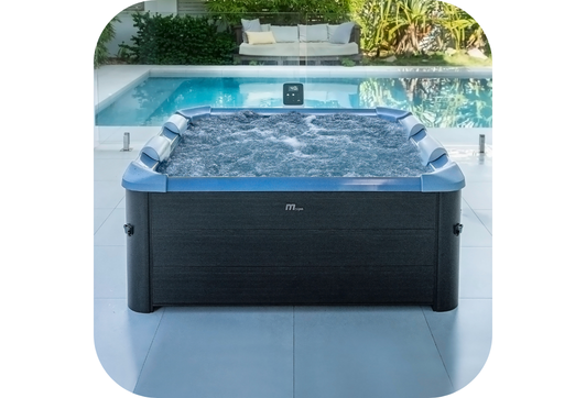 Intérieur du spa avec eau