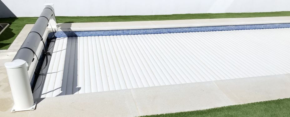 Volet roulant électrique hors sol pour piscine