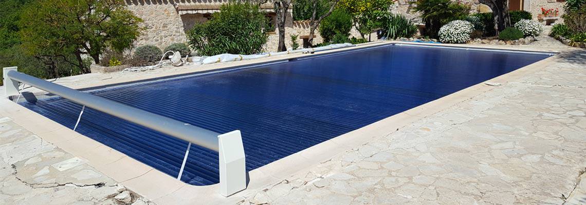 volet-piscine-hors-sol-automatique-silver-roll-lames-polycarbonate_ad59a7e8-1683-4d82-ad4b-de887c471dcf.jpg